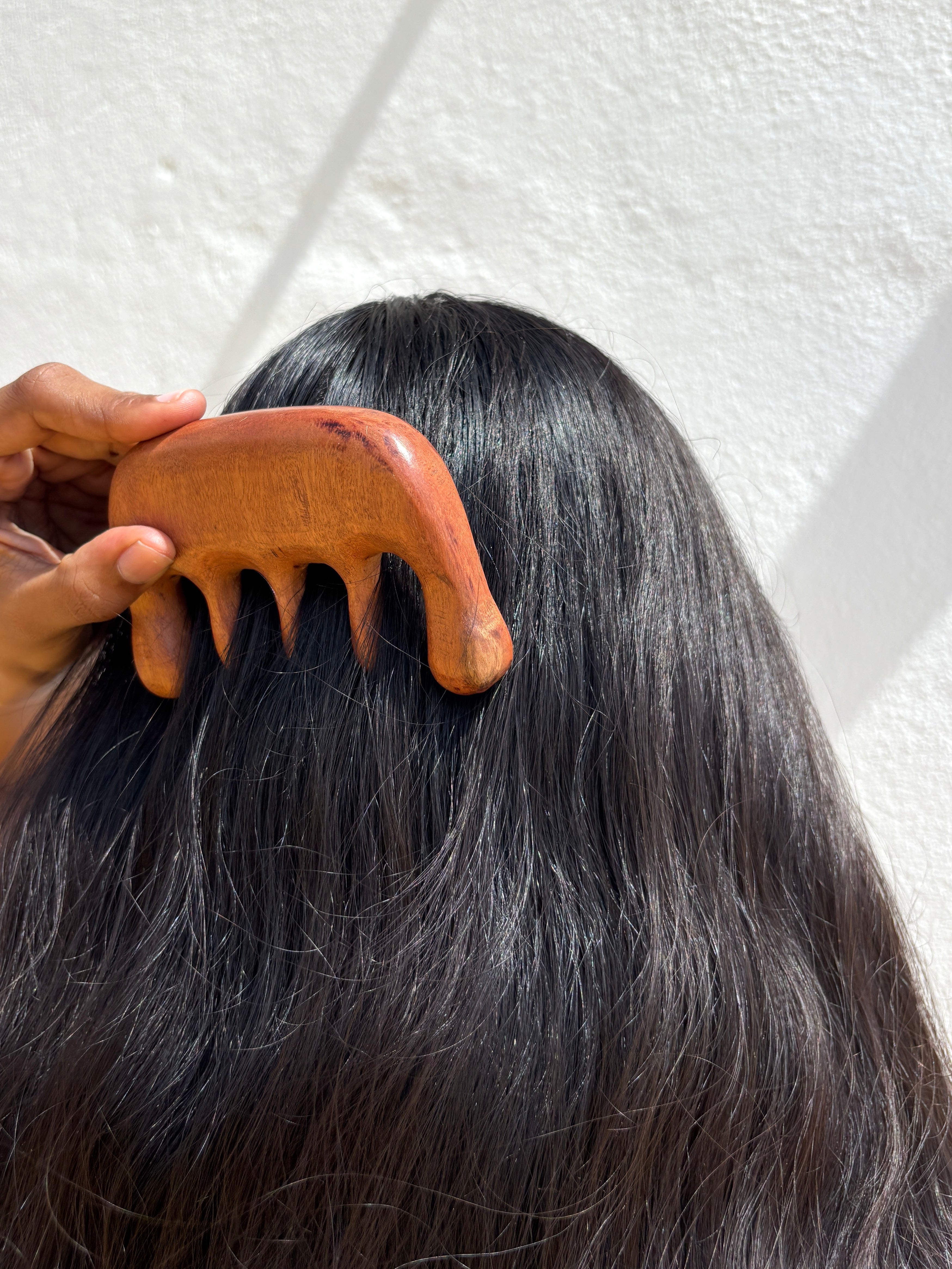 SCALP MASSAGER